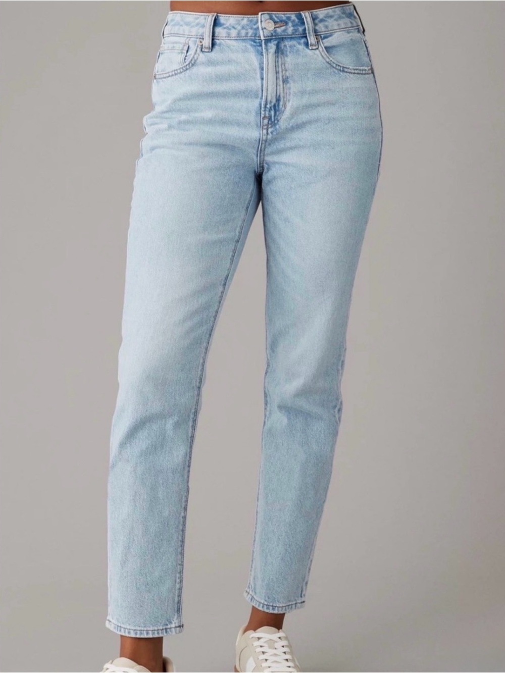 American Eagle Light Wash Mom Straight Jeans 00